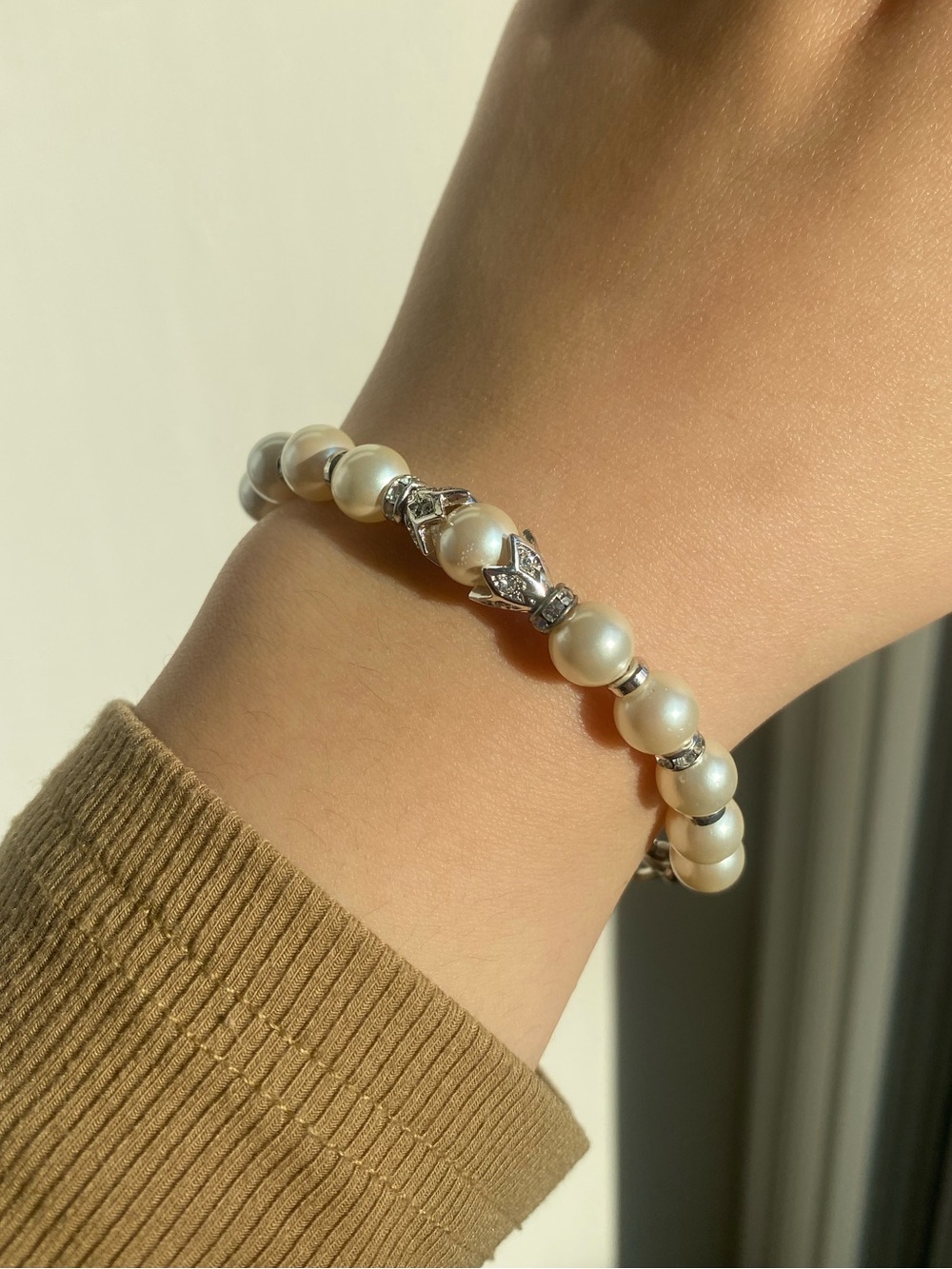 Authentic Vintage Dior Round White Pearl Rhinestone Pedal Beaded Silver Bracelet